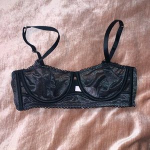 Victoria’s Secret Bra - 34B - matching panties listed separately